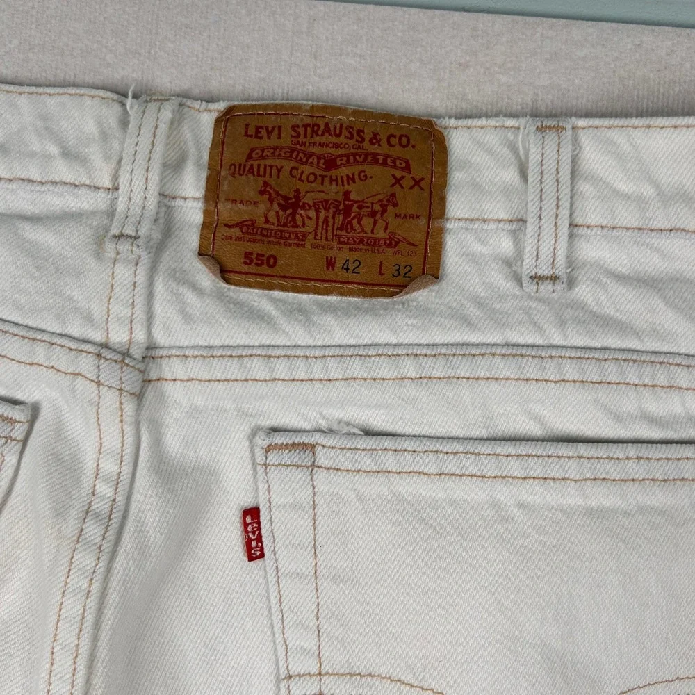 Vintage Levis 550 Jeans Mens 42x32 (fits 39x32) White Taper 1990s Y2K USA
